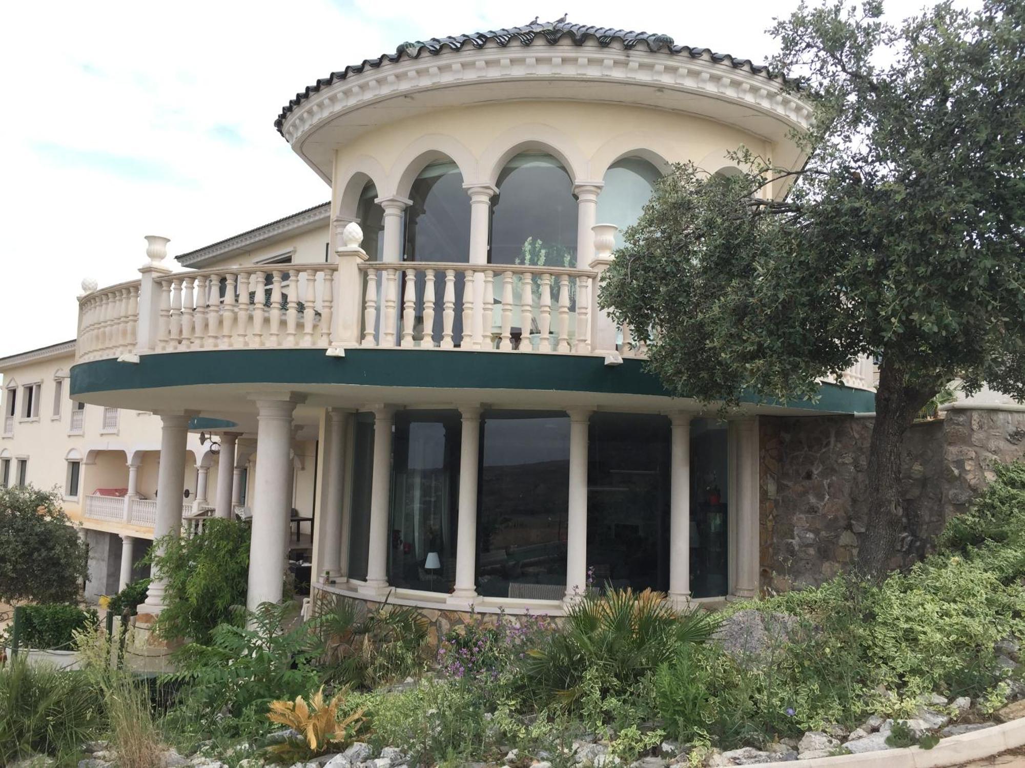 La Casa Del Tejado *